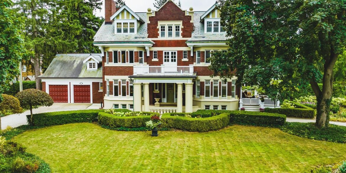 This $3.5M Ontario Mansion Is For Sale & 'The Queen's Gambit' Fans May Recognize It (PHOTOS)