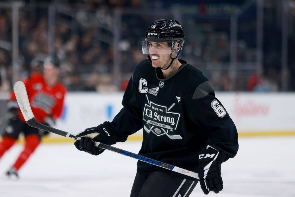 Justin joined the Skate for LA Strong ice hockey game