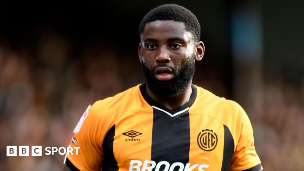 Kylian Kouassi playing for Cambridge United