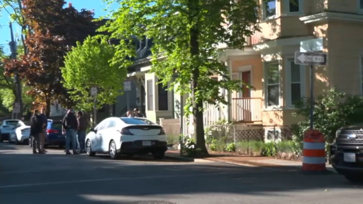 Cambridge and state police search home on Kelly Road – NBC Boston
