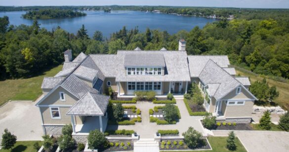 Justin Bieber just bought a mansion with a horse track near Toronto